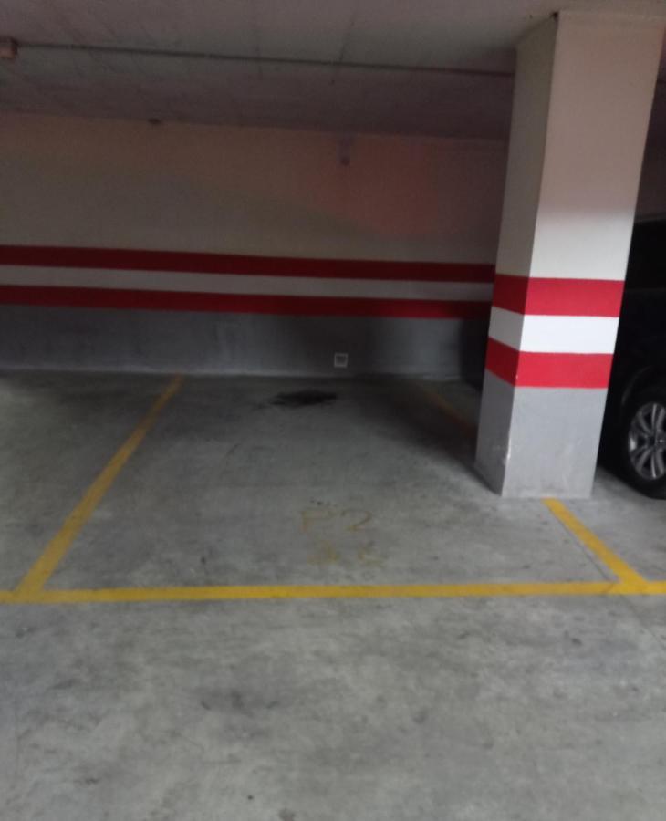 Apartamento Disfruta Granada,incluso con tu mascota Parking Exterior foto
